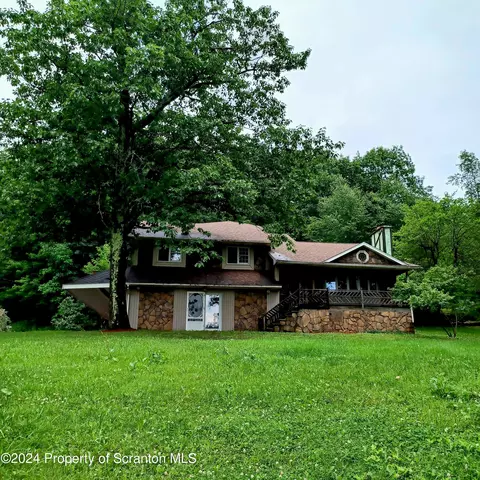 94 Roosevelt Hwy, Waymart, PA 18472