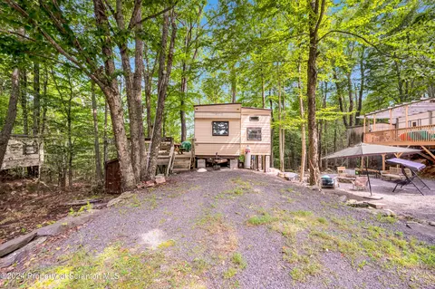 88 Camporee Ct, Covington Twp, PA 18424