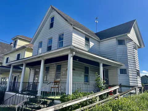 108 E Grove St, Taylor, PA 18517