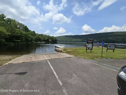 4 Circle Ave, Wapwallopen, PA 18660 photo 21