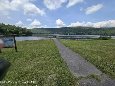4 Circle Ave, Wapwallopen, PA 18660 photo 20