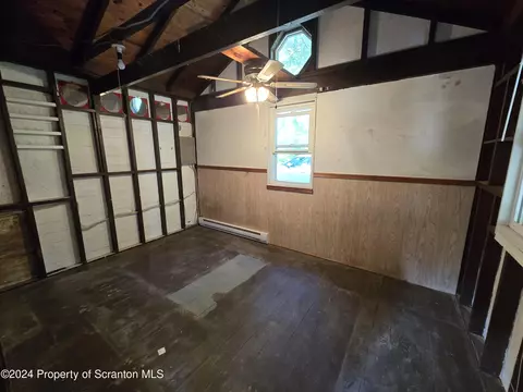 4 Circle Ave, Wapwallopen, PA 18660 photo 9