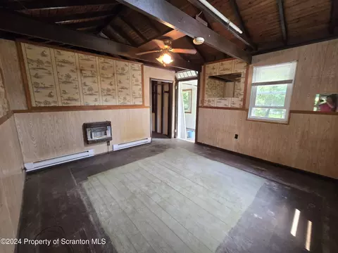 4 Circle Ave, Wapwallopen, PA 18660 photo 7