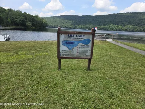 4 Circle Ave, Wapwallopen, PA 18660 photo 2