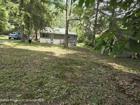 4 Circle Ave, Wapwallopen, PA 18660 photo 18