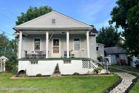 2122 Golden Ave, Scranton, PA 18508