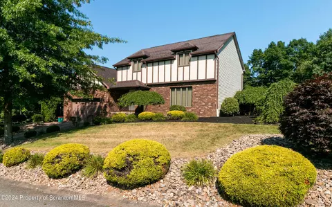 118 Hyland Hill Dr, Archbald, PA 18403