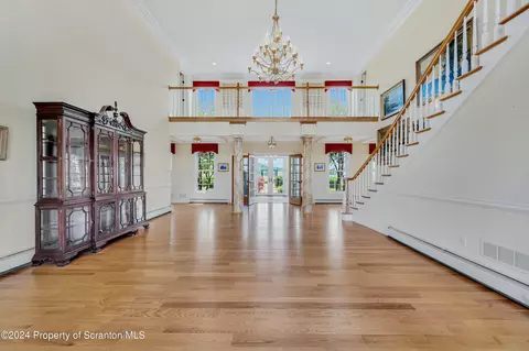 Entry Way - 2116 Laurel Hill Rd, Clarks Summit, PA 18411 photo 2 of 7