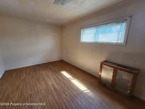 635 E Rear Elm St, Scranton, PA 18505 photo 11