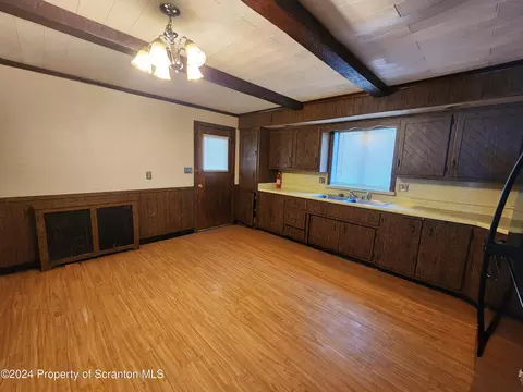 635 E Rear Elm St, Scranton, PA 18505 photo 6