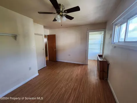 635 E Rear Elm St, Scranton, PA 18505 photo 10