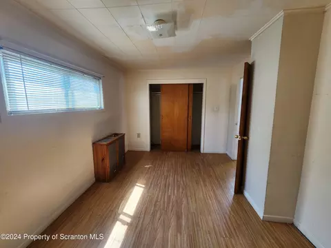 635 E Rear Elm St, Scranton, PA 18505 photo 12