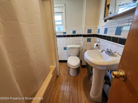 635 E Rear Elm St, Scranton, PA 18505 photo 13