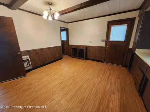 635 E Rear Elm St, Scranton, PA 18505 photo 5