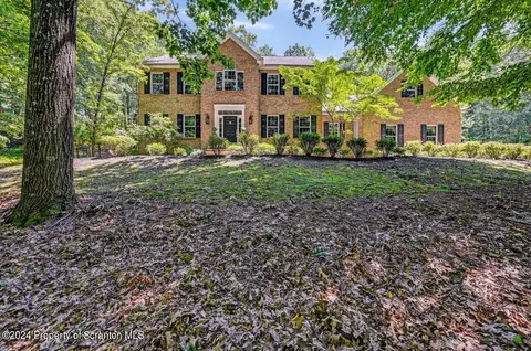 1543 Forest Acres Dr, Clarks Summit, PA 18411