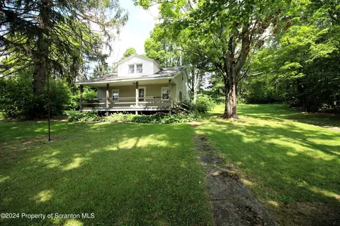 194 Maple Lake Rd, Spring Brook, PA 18444