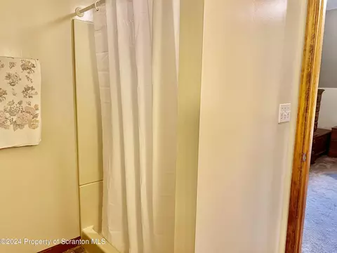 Bath - 153 Second St, Old Forge, PA 18518 photo 3 of 3