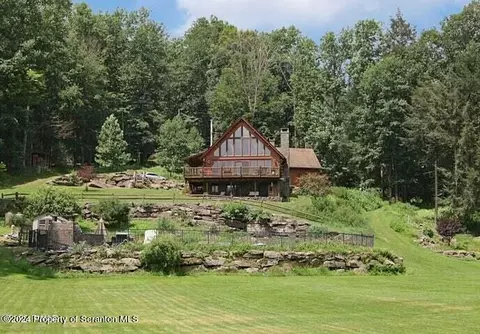 964 River Rd, Milanville, PA 18443