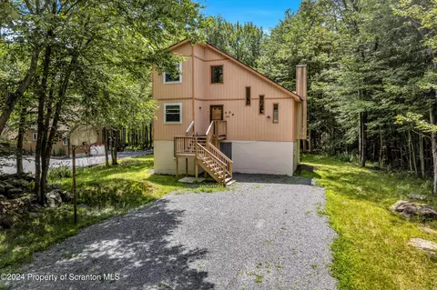 2714 Boulder Rd, Lake Ariel, PA 18436