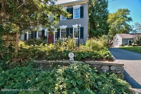 421 Wayne St, Bethany, PA 18431