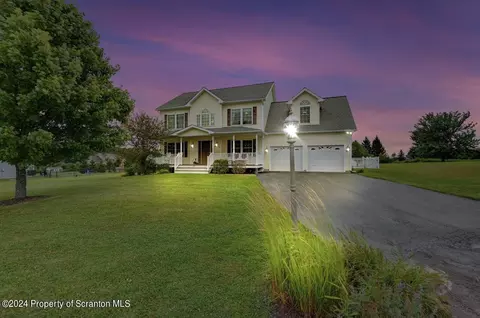 29 Landmark Dr, Jefferson Twp, PA 18436