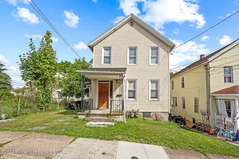 228 N Bromley Ave, Scranton, PA 18504