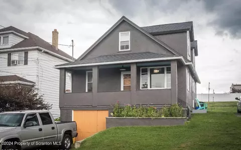 106 Couzen St, Eynon, PA 18403