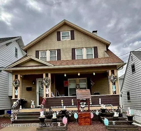 93 Park St, Carbondale, PA 18407