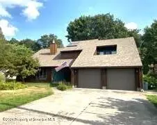 709 Adele Dr, Peckville, PA 18452
