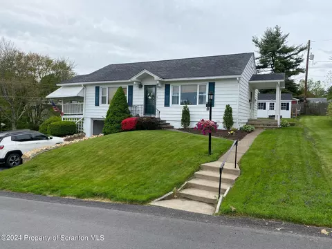 281 Short Hill Dr, Clarks Green, PA 18411