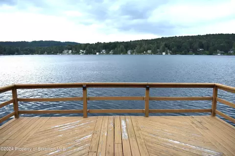 4796 Quaker Lake Rd, Brackney, PA 18812