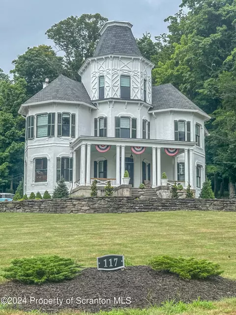 117 Waverly Rd, Dalton, PA 18414