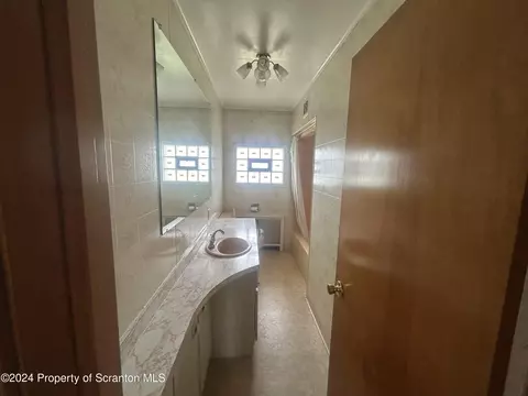 Bath - 605 Clark St, Old Forge, PA 18518 photo 1 of 3
