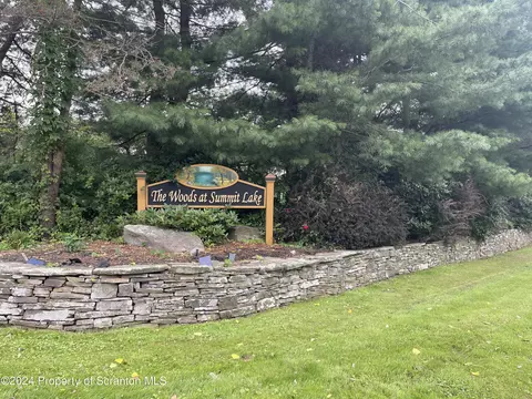 3 Misty Ln, Newton Twp, PA 18411