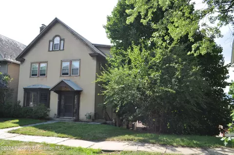 911 Clay Ave, Scranton, PA 18510