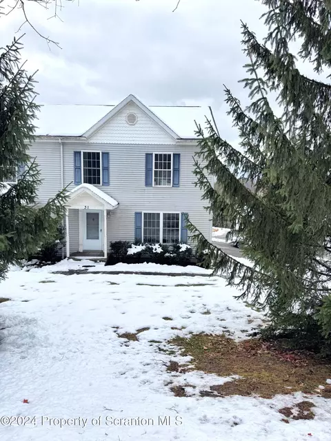 31 S Waterford Rd, Dalton, PA 18414