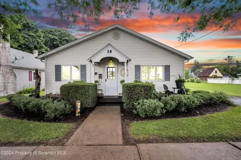 38 Philadelphia Ave, Tunkhannock, PA 18657