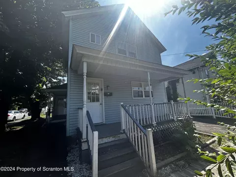 344 Delaware St, Jermyn, PA 18433