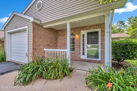 7 Parkland Dr, Clarks Summit, PA 18411