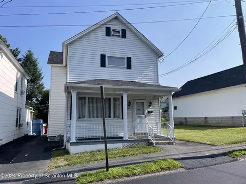55 9th Ave, Carbondale, PA 18407