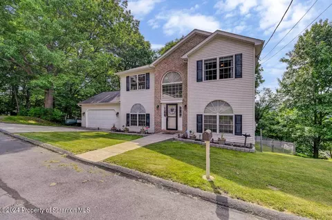 1102 Witko St, Dickson City, PA 18519 photo 3