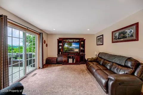 1102 Witko St, Dickson City, PA 18519 photo 10