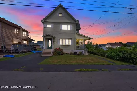 416 W Grove St, Taylor, PA 18517