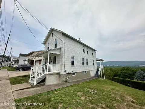 47 Pulaski St, Hanover Twp, PA 18706