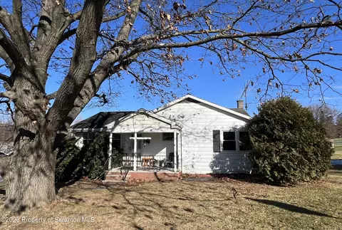 901 Chestnut St, Mayfield, PA 18433