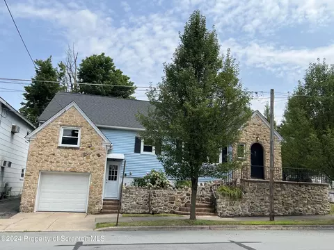 53 S Church St, Carbondale, PA 18407