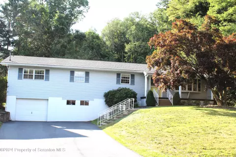 449 3rd St, Blakely, PA 18447