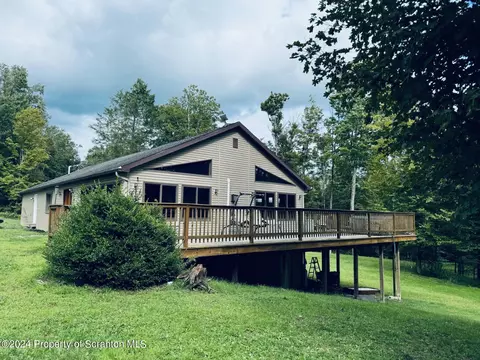 120 Plymouth Ln, Meshoppen, PA 18630