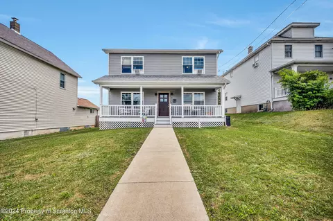 316 Dunmore St, Throop, PA 18512