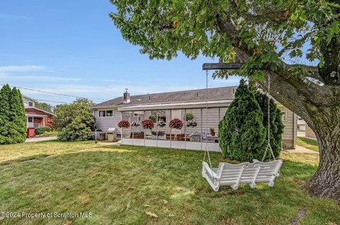 261 E Morton St, Old Forge, PA 18518 photo 6